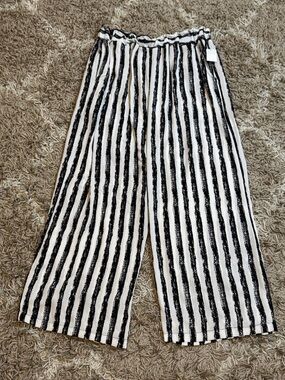 NWT Yea Black & White Striped Wide-Leg Cropped Pants size S/M